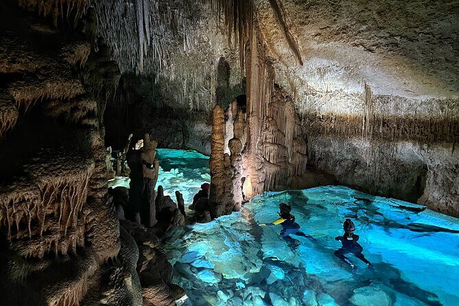 PREMIUM TOUR : Enjoy aquatic caves with caving guides - What’s included (and what you’ll need to plan around)