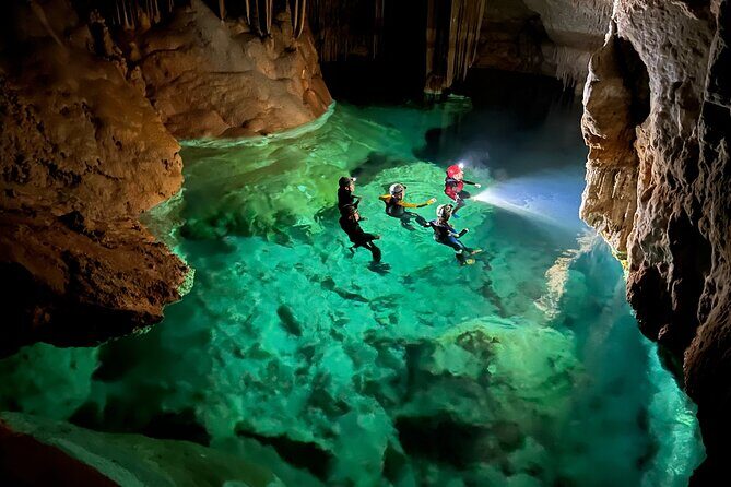 PREMIUM TOUR : Enjoy aquatic caves with caving guides - The guide makes the cave feel respectful and fun