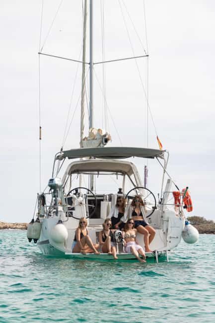 Private and exclusive sailing in the Bay of Palma and surrounding area - Anchoring in a Cove: Swimming and Water Toys That Actually Matter