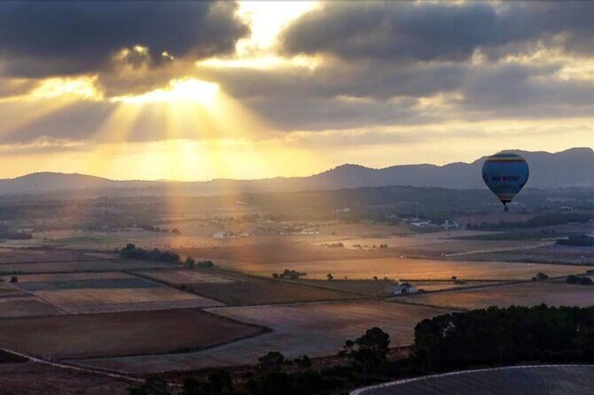 Private Balloon Flight Over Mallorca for Two People - In the Basket: Pilot Guidance, Calm Skies, and Real Photo Time