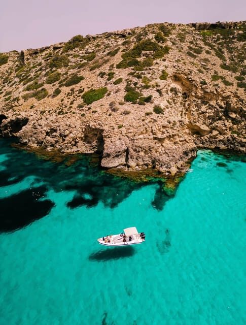 Private Boat Trip & Snorkel to Marine Reserve Mallorca - Boat comfort details that change the vibe