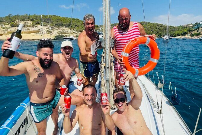 Private sailing with Paella and Tapas in Palma - Paella and tapas on board: what’s included, what costs extra