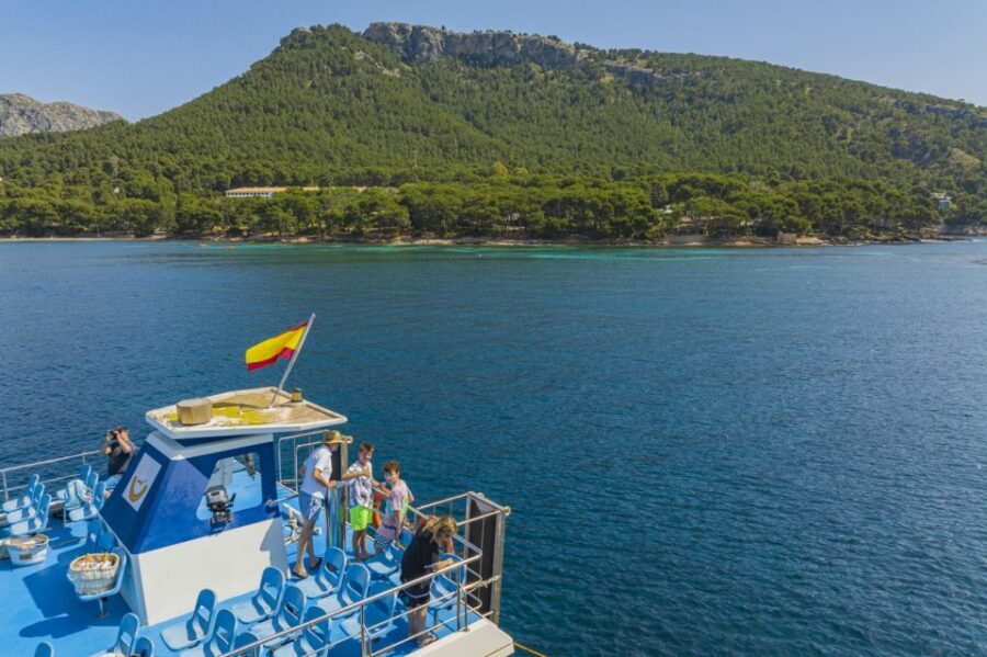 Puerto Pollença: Ferry to Formentor Beach - The catamaran cruise across Pollença Bay: views, breezes, and what you’ll see