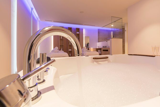 Romantic couple massage + SPA entry and private jacuzzi with cava - The 4-Hour Rhythm: How the Day Flows for Two