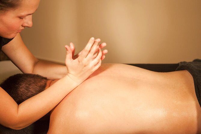 Romantic couple massage + SPA entry and private jacuzzi with cava - Who This Couples Massage and Spa Session Fits Best