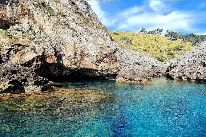 Safari Alcudia Jack Sparrow cave tour 90MIN - Cruise toward Aucanada and Sa Bassa Blanca Museum passing-by