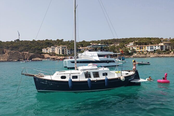 Sail boat day charter tour mallorca yacht llaut tradicional boat - Your 4-hour flow in Palma Bay: how the day likely unfolds