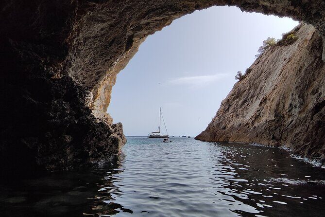 Sailing Day from Port d'Andratx - Small Group Sailing: The Personal-Service Advantage