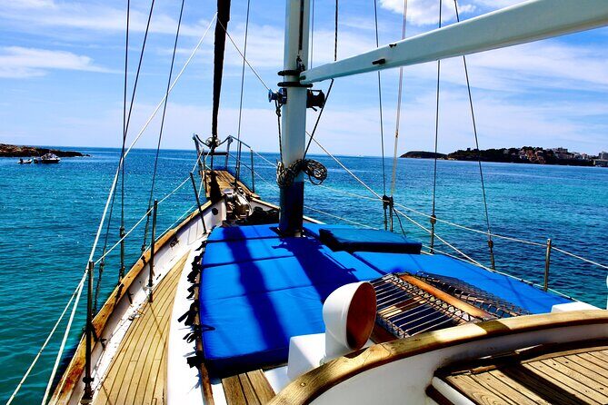 Sailing Flavors, Gastronomy and Relaxation at Sea - Illetes and the lighthouse-story coast