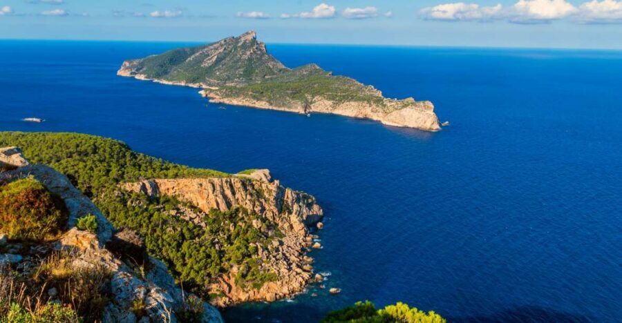 Santa Ponta/Peguera: Dragonera Island Cruise with Swim Stop - Dragonera Island in one hour: caves, a museum, and pirate refuge vibes