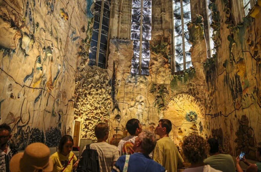 The Best of Palma: Boat trip, Walking tour and Cathedral - The 1-hour harbor cruise: wooden boat views and photo reality