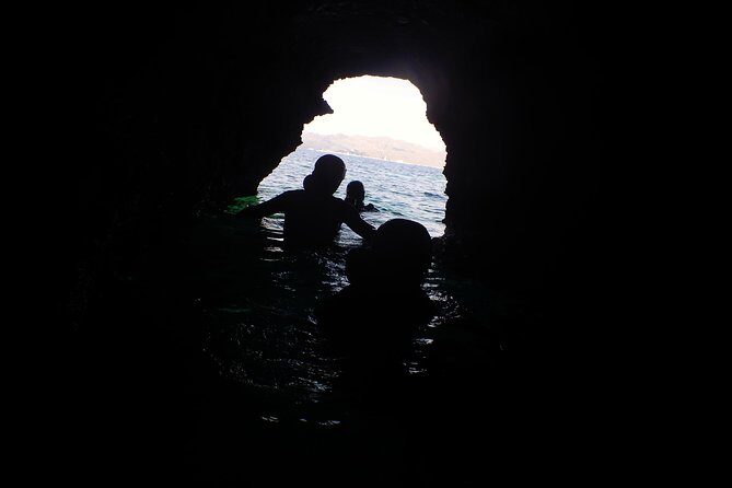 Try adventure, try coasteering - North coast - Caves and sea caves: when the shoreline turns into a maze