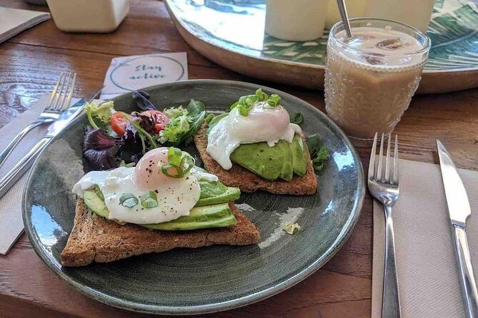 Yoga and Brunch on the beach - Small group coaching: you get hands-on guidance